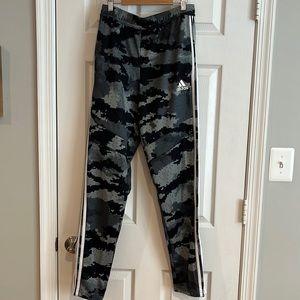Adidas Youth XL Climacool  Joggers color Camo gray
